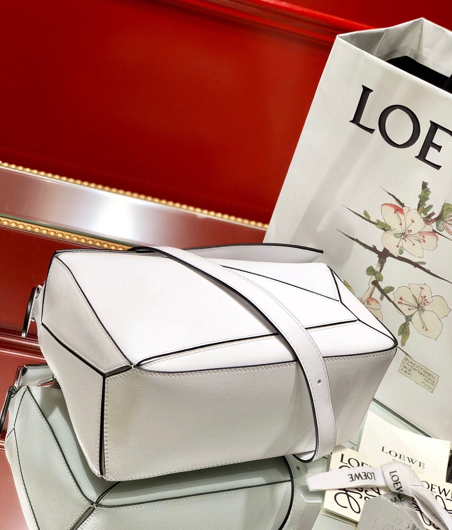 LOEWE Puzzle Edge Anagram Crossbody Leather Bag White, 24*11*11cm