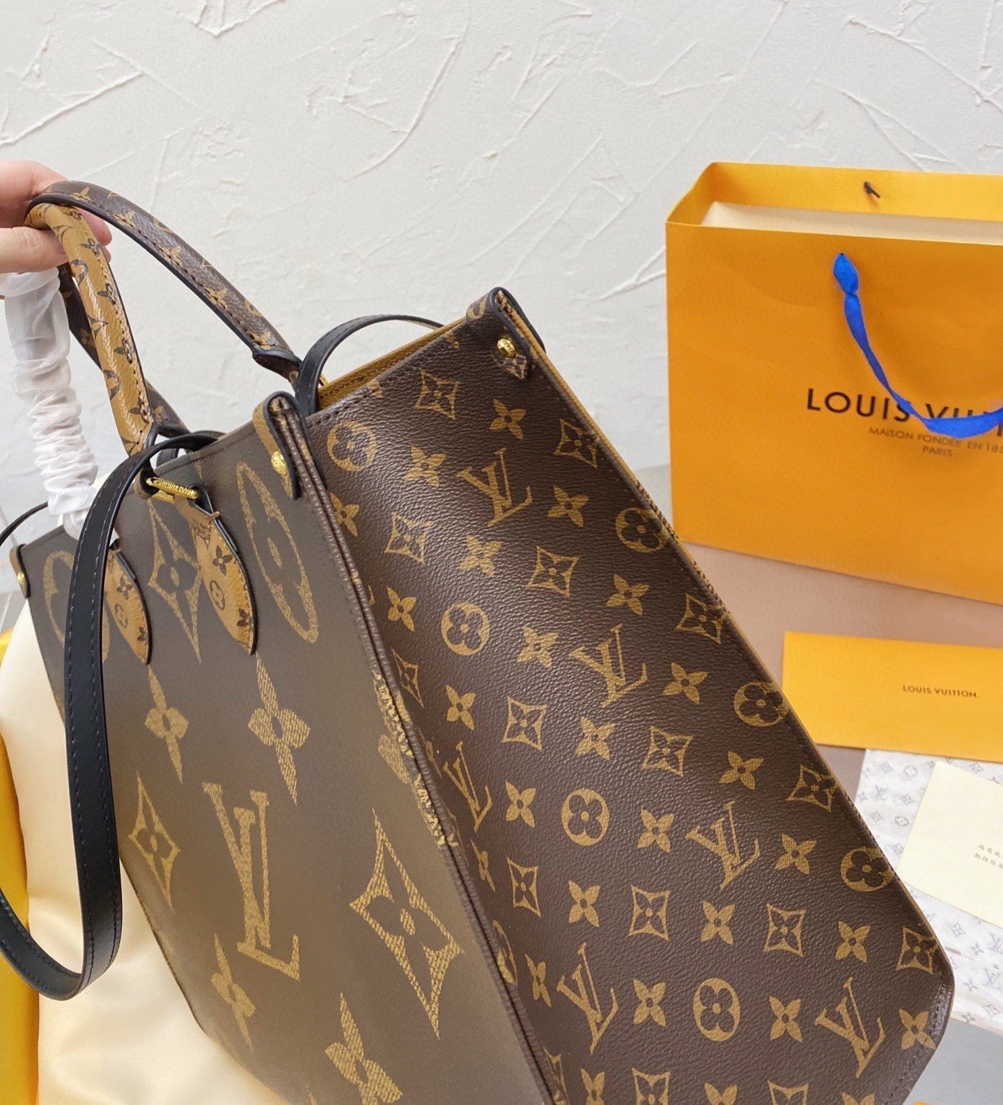 LV Louis Vuitton Crafty onthego Bag