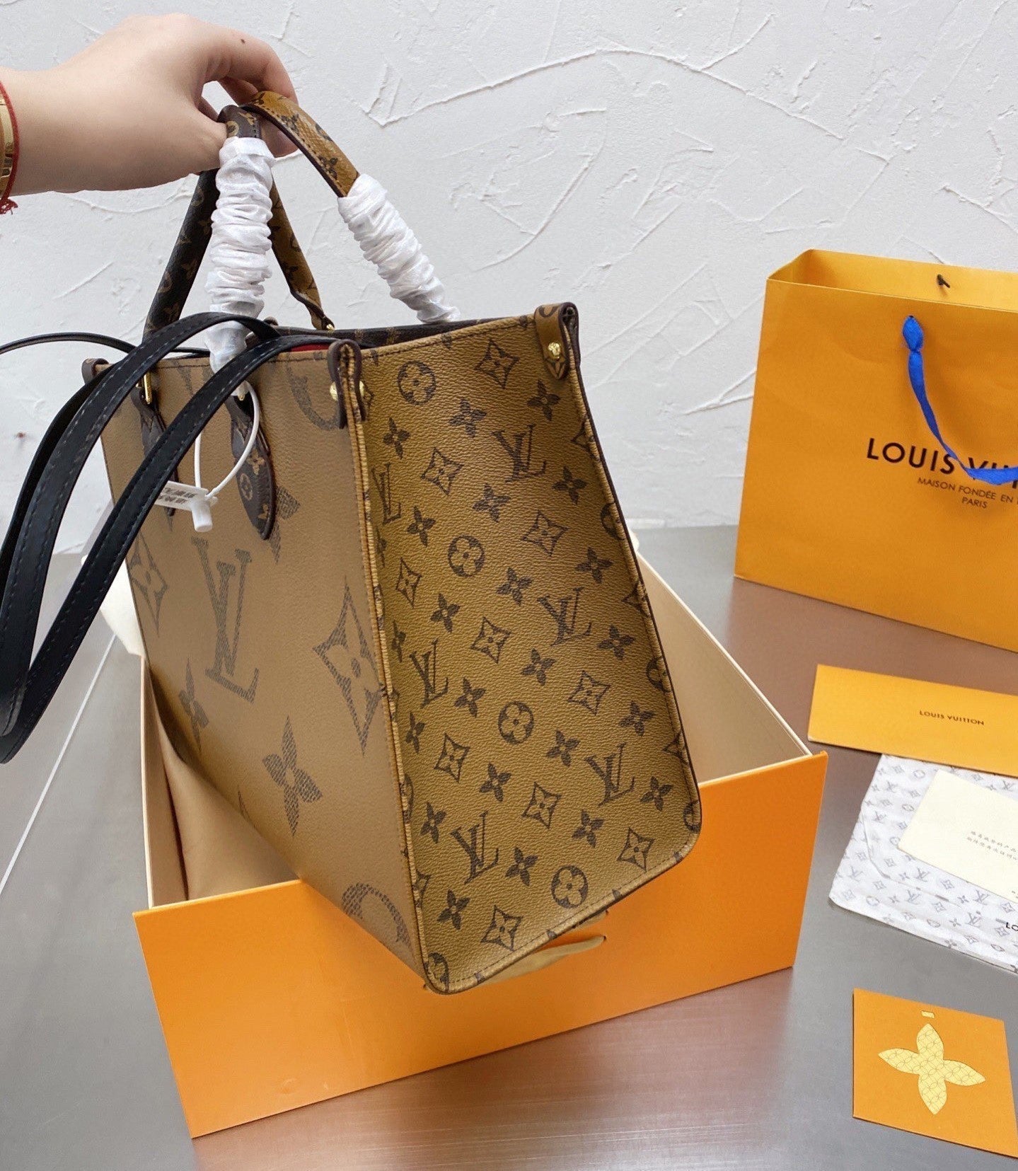 LV Louis Vuitton Crafty onthego Bag