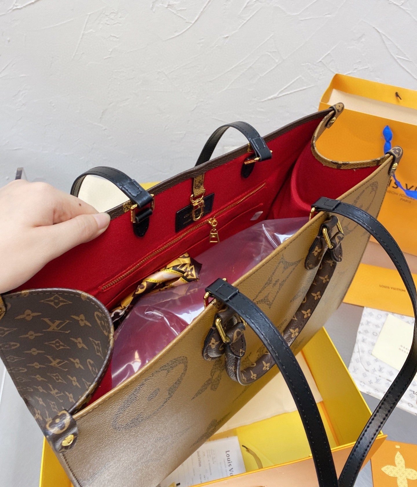 LV Louis Vuitton Crafty onthego Bag
