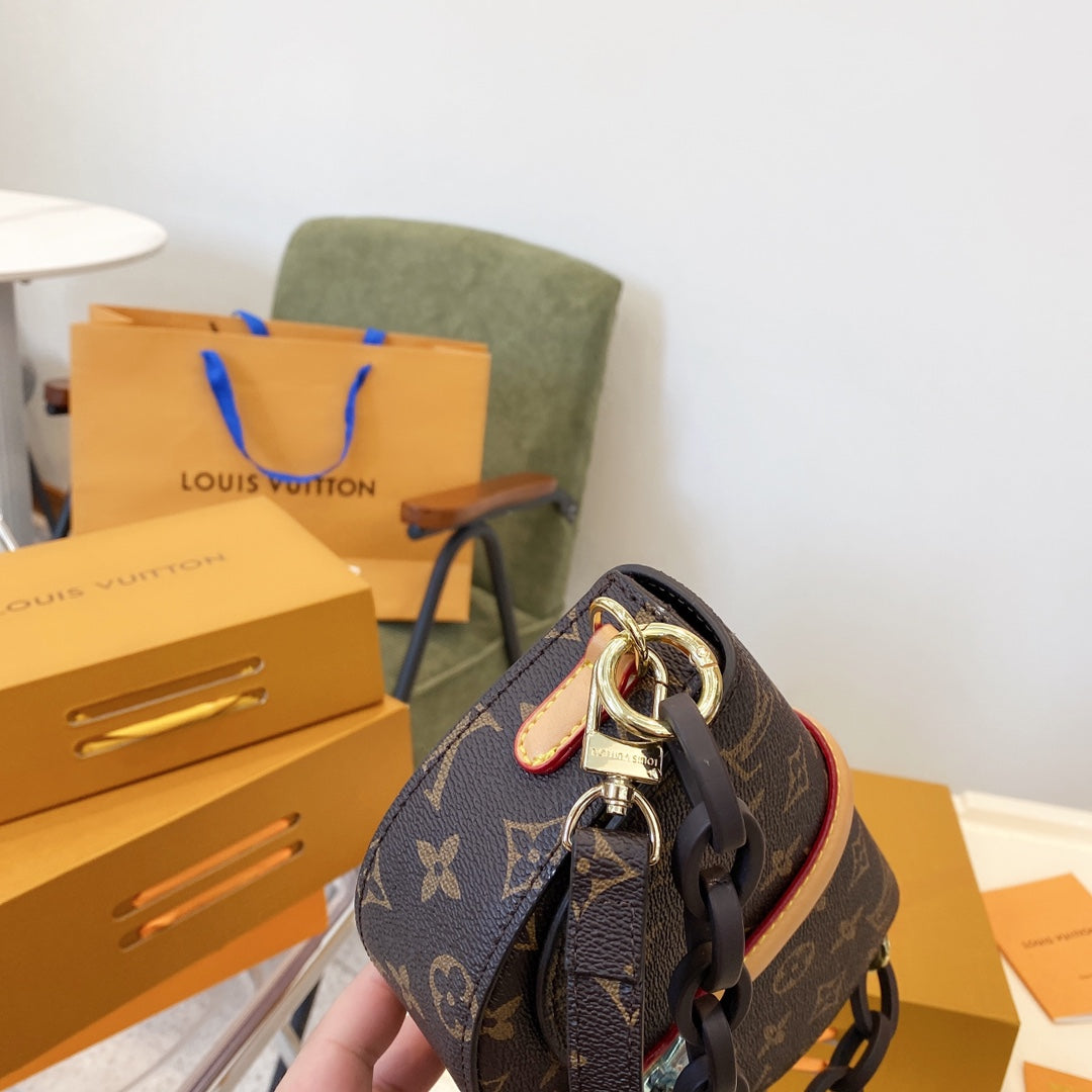 LV Louis Vuitton crossbody Bag