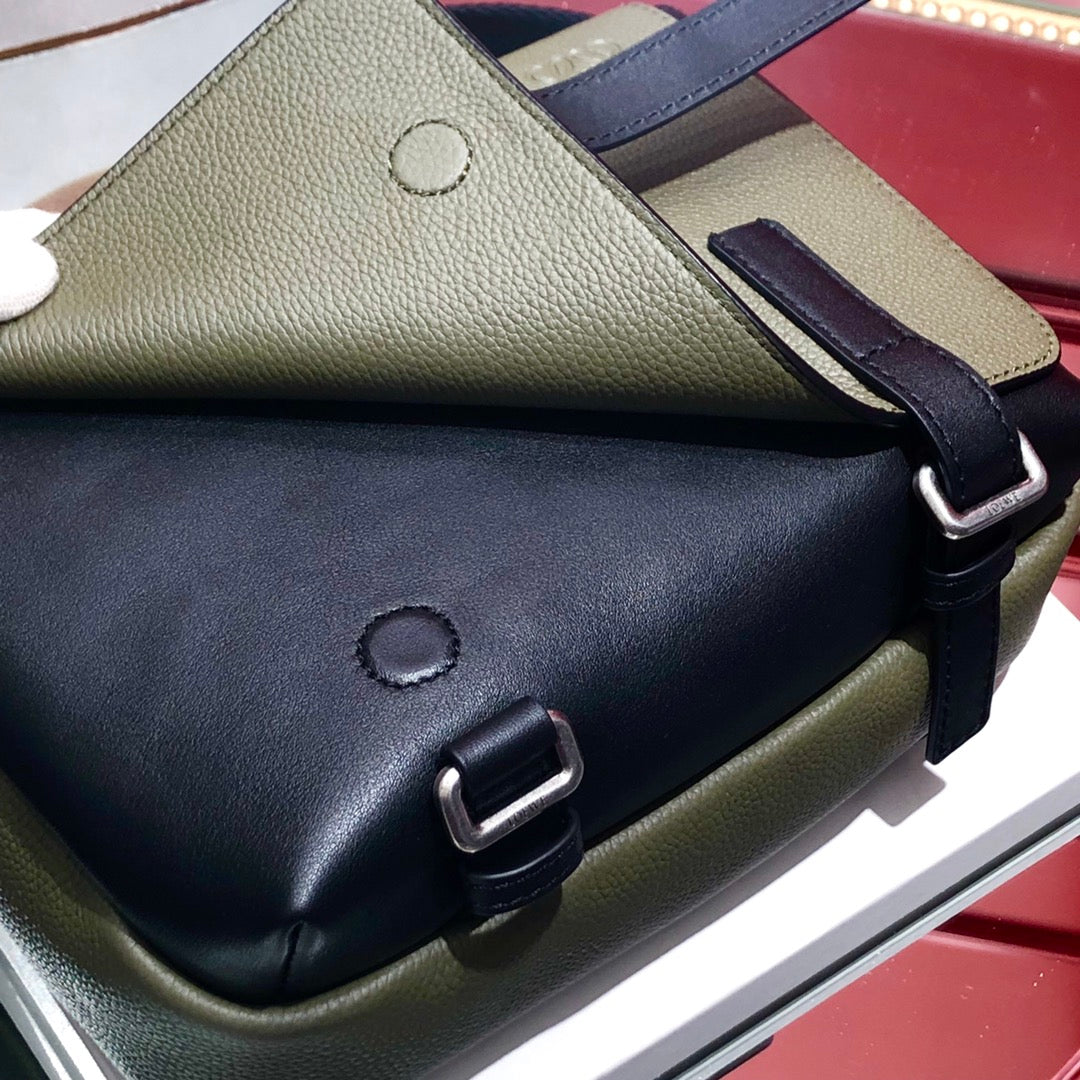 LOEWE Military Messenge Bag Grey, 23×18×9cm