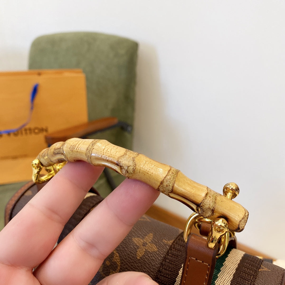 LV Louis Vuitton crossbody Bag