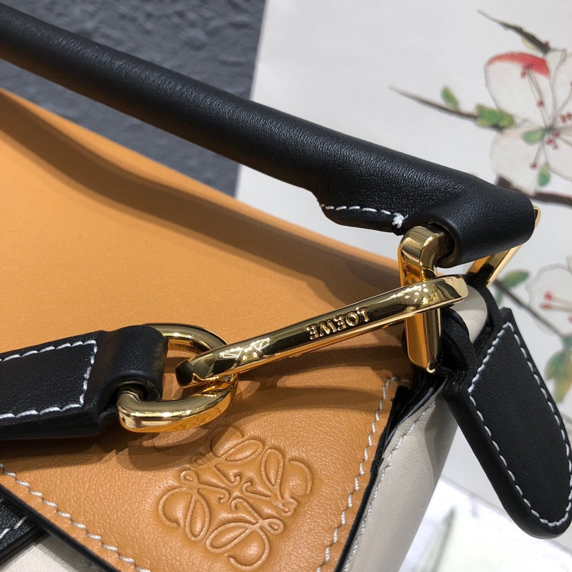 LOEWE Puzzle Edge Anagram Crossbody Bag Grey, 24*14*11cm