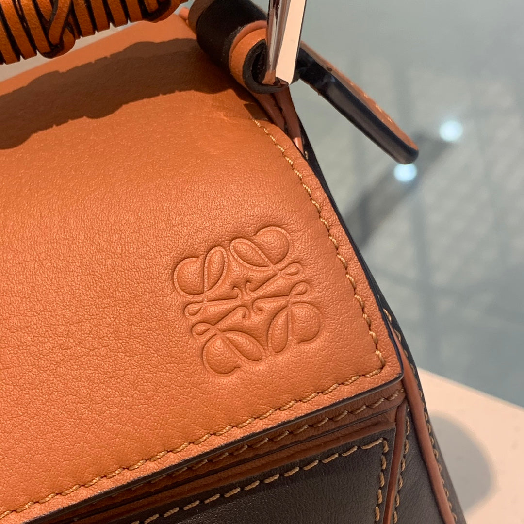 LOEWE Puzzle Anagram Crossbody Leather Bag, 24*10.5*16cm