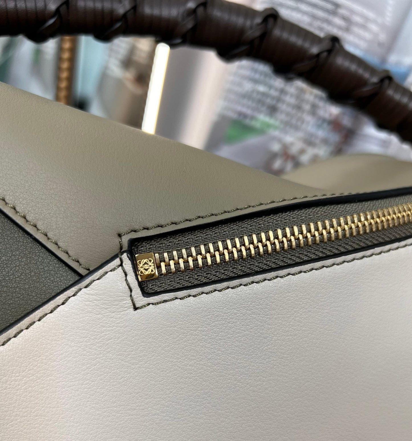 LOEWE Puzzle Edge Anagram Crossbody Leather Bag, 24*10.5*16cm