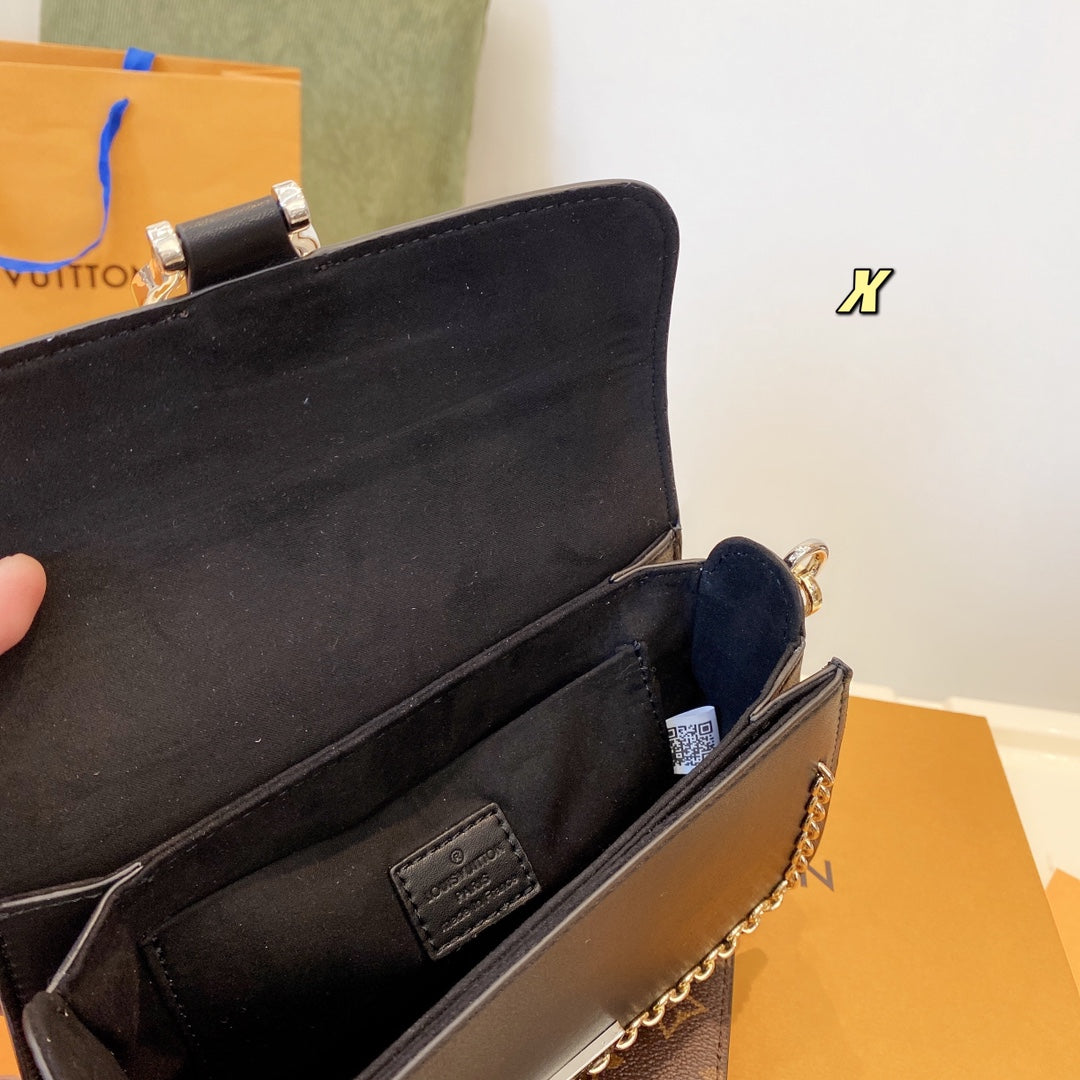 LV Louis Vuitton Lockme Bag