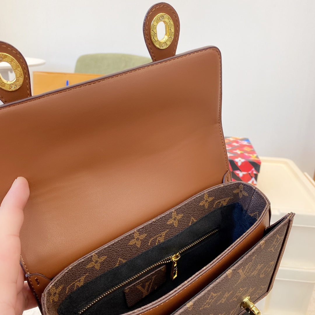 LV Louis Vuitton crossbody Bag