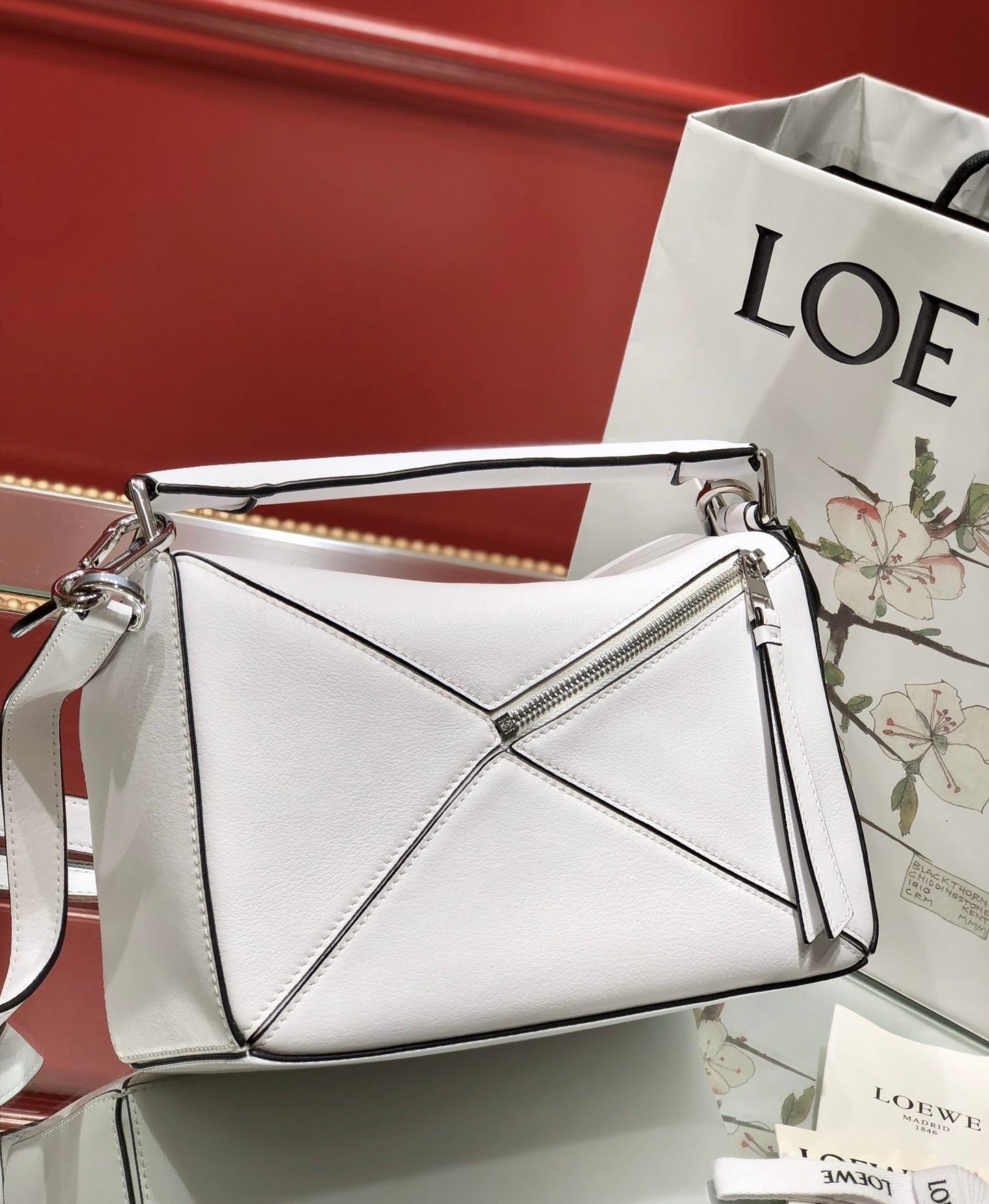 LOEWE Puzzle Edge Anagram Crossbody Leather Bag White, 24*11*11cm