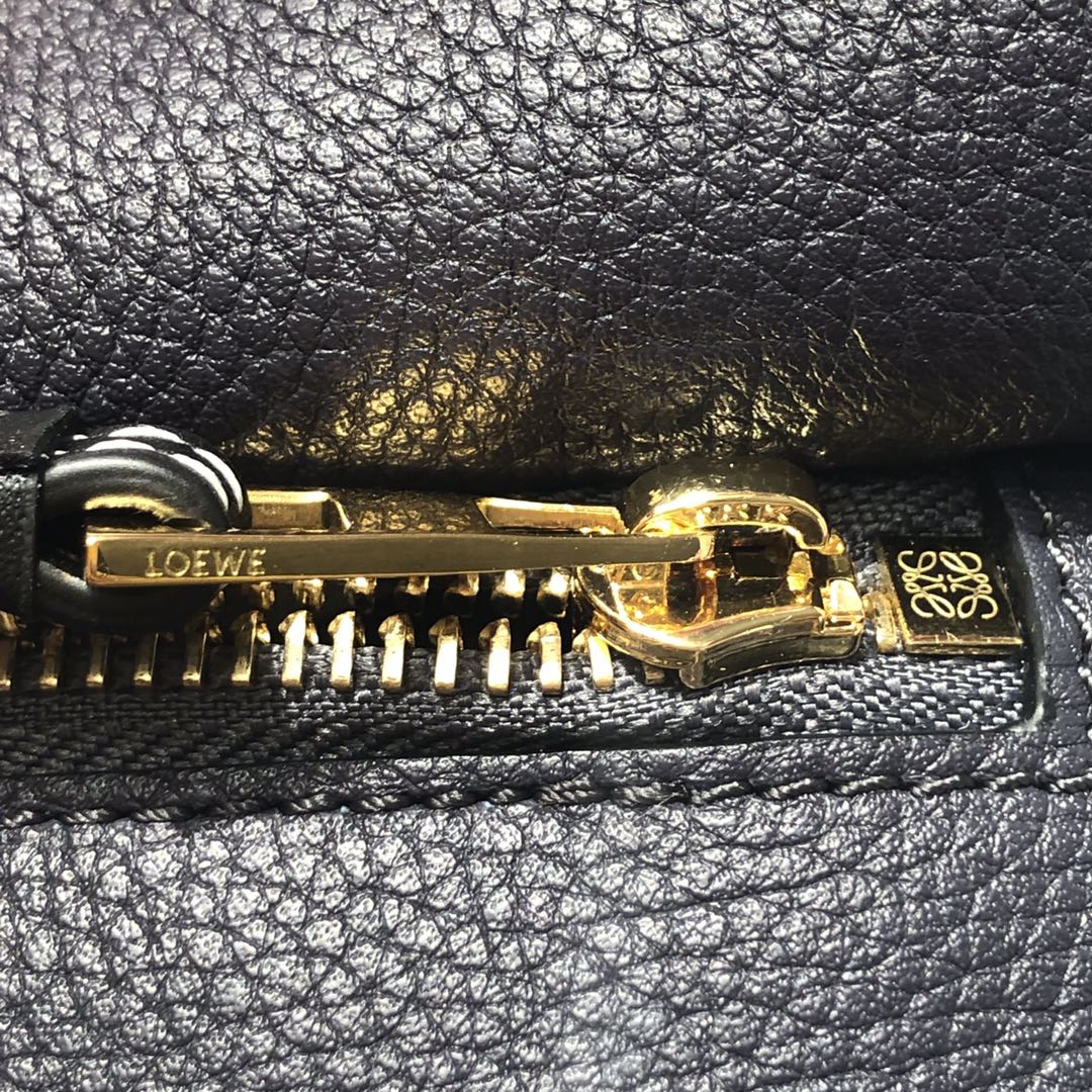 LOEWE Puzzle Edge Anagram Crossbody Bag, 24*14*11cm
