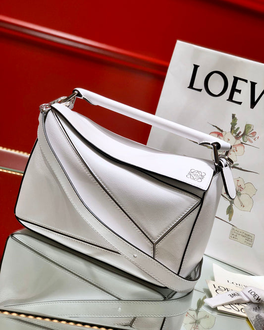 LOEWE Puzzle Edge Anagram Crossbody Leather Bag White, 24*11*11cm