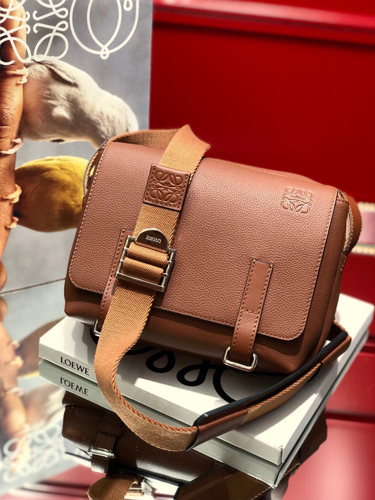 LOEWE Military Messenge Bag Brown, 23×18×9cm