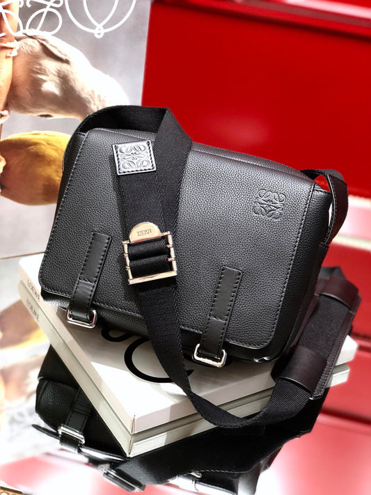 LOEWE Military Messenge Bag, 23×18×9cm