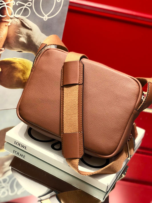 LOEWE Military Messenge Bag Brown, 23×18×9cm