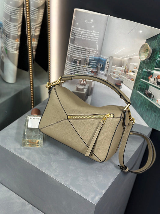 LOEWE Puzzle Edge Anagram Crossbody Bag Grey, 24*14*11cm