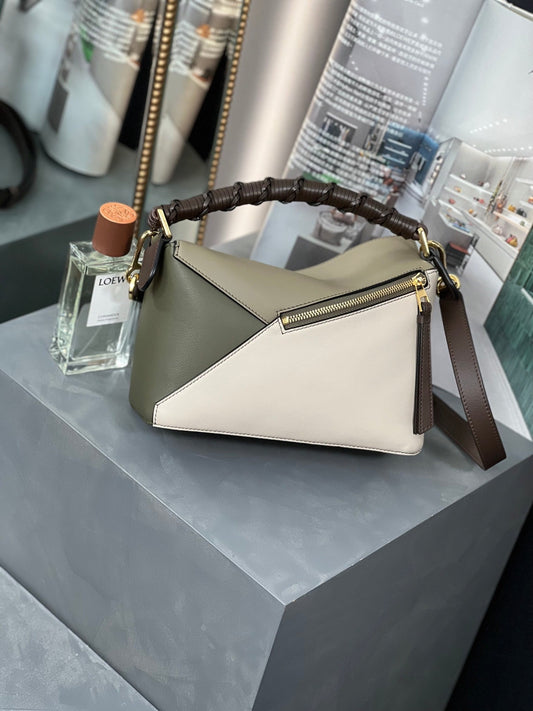 LOEWE Puzzle Edge Anagram Crossbody Leather Bag, 24*10.5*16cm